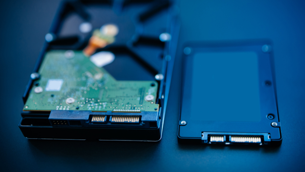 Tipos de HDs: SATA, SSDs SATA, SSDs SAS e HDs SAS
